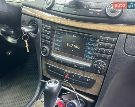 Чорний Мерседес Е-Клас, об'ємом двигуна 3 л та пробігом 375 тис. км за 6990 $, фото 20 на Automoto.ua