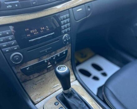 Черный Мерседес Е-Класс, объемом двигателя 3 л и пробегом 230 тыс. км за 8800 $, фото 13 на Automoto.ua