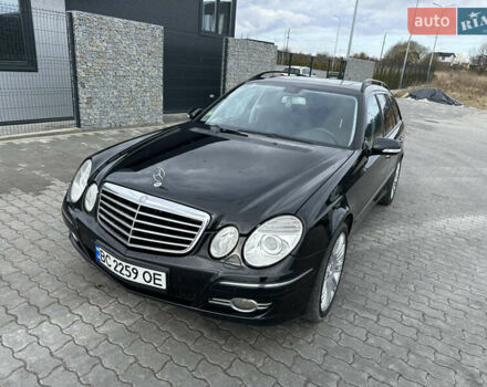 Черный Мерседес Е-Класс, объемом двигателя 2.99 л и пробегом 310 тыс. км за 8100 $, фото 4 на Automoto.ua