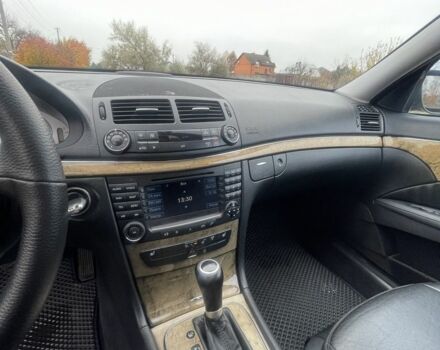Черный Мерседес Е-Класс, объемом двигателя 3 л и пробегом 358 тыс. км за 5500 $, фото 12 на Automoto.ua