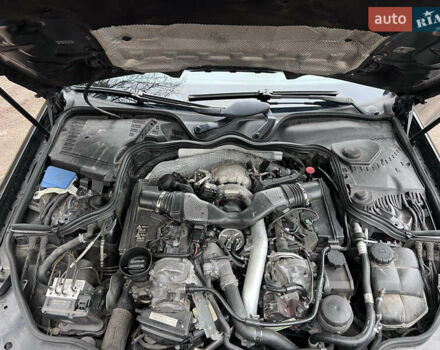 Черный Мерседес Е-Класс, объемом двигателя 2.99 л и пробегом 430 тыс. км за 8400 $, фото 16 на Automoto.ua