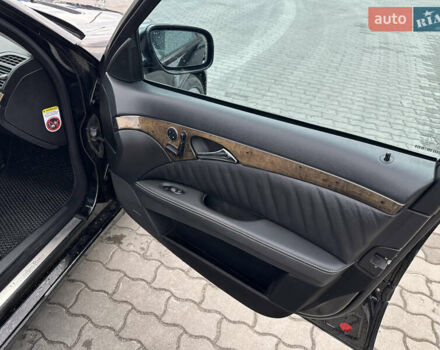 Черный Мерседес Е-Класс, объемом двигателя 2.99 л и пробегом 310 тыс. км за 8100 $, фото 33 на Automoto.ua