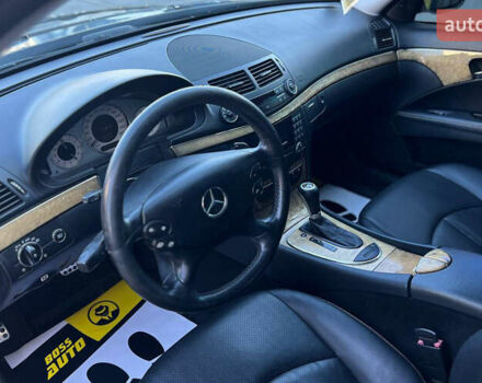 Чорний Мерседес Е-Клас, об'ємом двигуна 3 л та пробігом 230 тис. км за 8800 $, фото 8 на Automoto.ua
