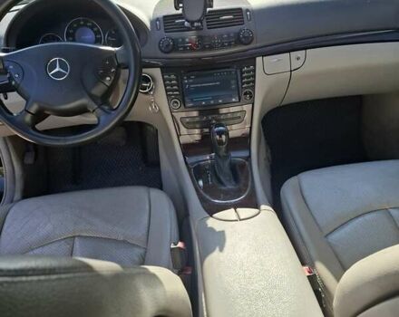 Черный Мерседес Е-Класс, объемом двигателя 2.15 л и пробегом 374 тыс. км за 7300 $, фото 12 на Automoto.ua