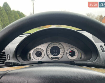 Черный Мерседес Е-Класс, объемом двигателя 2.99 л и пробегом 358 тыс. км за 5400 $, фото 9 на Automoto.ua