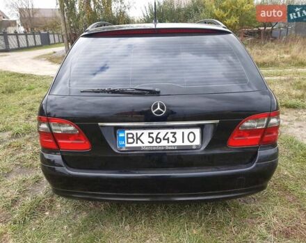 Чорний Мерседес Е-Клас, об'ємом двигуна 2.2 л та пробігом 324 тис. км за 9300 $, фото 4 на Automoto.ua