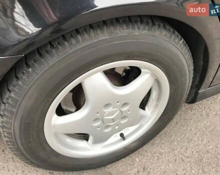 Черный Мерседес Е-Класс, объемом двигателя 2.15 л и пробегом 330 тыс. км за 8200 $, фото 3 на Automoto.ua