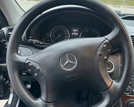 Черный Мерседес Е-Класс, объемом двигателя 2.1 л и пробегом 272 тыс. км за 5500 $, фото 5 на Automoto.ua