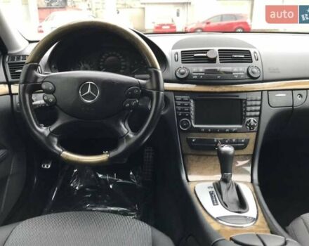 Черный Мерседес Е-Класс, объемом двигателя 2.15 л и пробегом 330 тыс. км за 8200 $, фото 8 на Automoto.ua