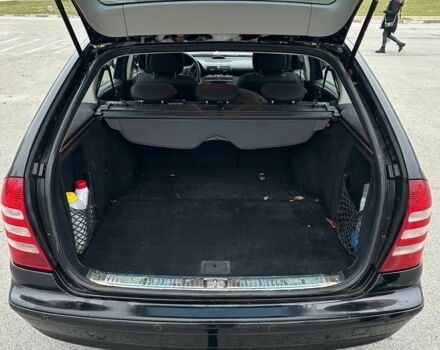 Черный Мерседес Е-Класс, объемом двигателя 2.1 л и пробегом 272 тыс. км за 5500 $, фото 4 на Automoto.ua