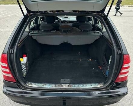 Черный Мерседес Е-Класс, объемом двигателя 2.1 л и пробегом 272 тыс. км за 5500 $, фото 2 на Automoto.ua