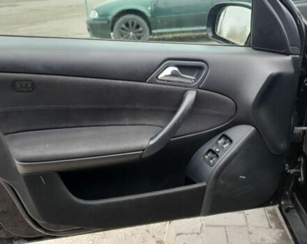 Черный Мерседес Е-Класс, объемом двигателя 2.1 л и пробегом 272 тыс. км за 5500 $, фото 7 на Automoto.ua