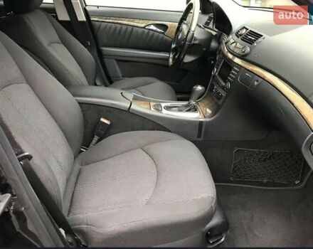 Черный Мерседес Е-Класс, объемом двигателя 2.15 л и пробегом 330 тыс. км за 8200 $, фото 5 на Automoto.ua