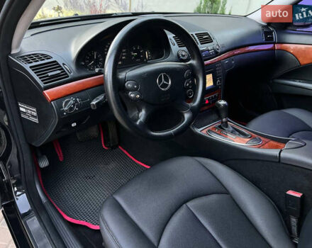 Чорний Мерседес Е-Клас, об'ємом двигуна 2.1 л та пробігом 236 тис. км за 7999 $, фото 24 на Automoto.ua