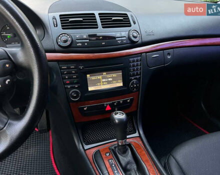 Чорний Мерседес Е-Клас, об'ємом двигуна 2.1 л та пробігом 236 тис. км за 7999 $, фото 23 на Automoto.ua