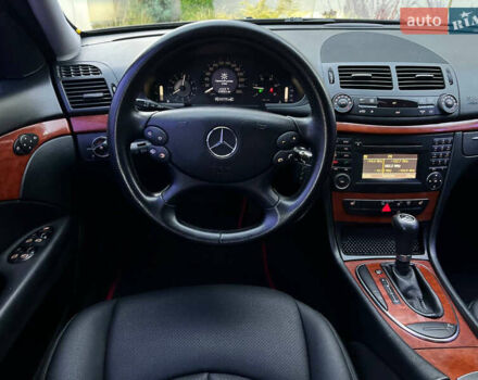 Чорний Мерседес Е-Клас, об'ємом двигуна 2.1 л та пробігом 236 тис. км за 7999 $, фото 19 на Automoto.ua