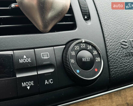 Черный Мерседес Е-Класс, объемом двигателя 2.2 л и пробегом 320 тыс. км за 8349 $, фото 60 на Automoto.ua