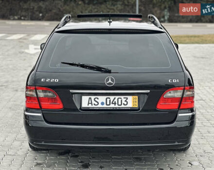 Черный Мерседес Е-Класс, объемом двигателя 2.2 л и пробегом 320 тыс. км за 8349 $, фото 20 на Automoto.ua