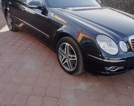 Чорний Мерседес Е-Клас, об'ємом двигуна 2.2 л та пробігом 283 тис. км за 8300 $, фото 4 на Automoto.ua