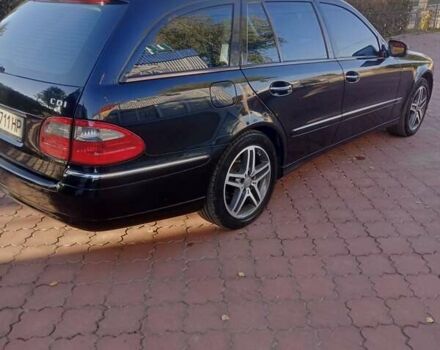 Чорний Мерседес Е-Клас, об'ємом двигуна 2.2 л та пробігом 283 тис. км за 8300 $, фото 2 на Automoto.ua