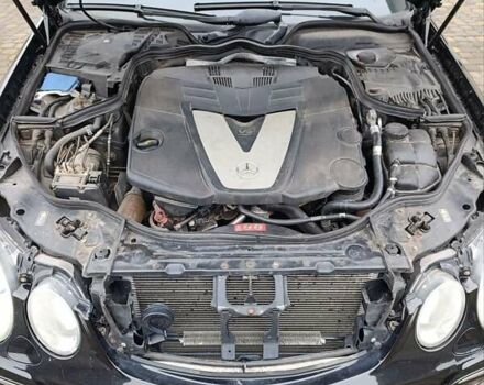 Черный Мерседес Е-Класс, объемом двигателя 2.99 л и пробегом 318 тыс. км за 8200 $, фото 7 на Automoto.ua