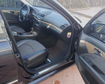 Чорний Мерседес Е-Клас, об'ємом двигуна 2.2 л та пробігом 283 тис. км за 8300 $, фото 17 на Automoto.ua