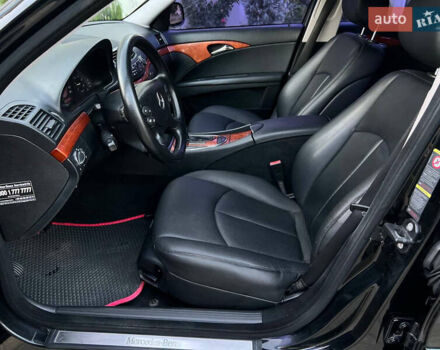 Чорний Мерседес Е-Клас, об'ємом двигуна 2.1 л та пробігом 236 тис. км за 7999 $, фото 14 на Automoto.ua