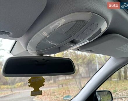 Черный Мерседес Е-Класс, объемом двигателя 2.2 л и пробегом 258 тыс. км за 11500 $, фото 72 на Automoto.ua