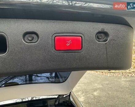 Черный Мерседес Е-Класс, объемом двигателя 2.2 л и пробегом 258 тыс. км за 11500 $, фото 50 на Automoto.ua