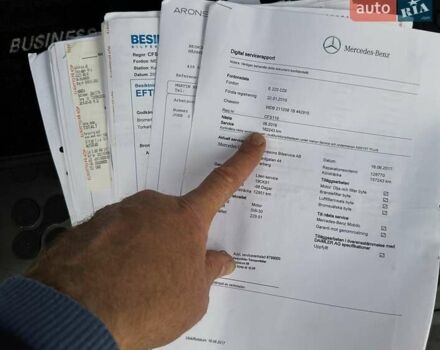 Черный Мерседес Е-Класс, объемом двигателя 2.2 л и пробегом 258 тыс. км за 11500 $, фото 4 на Automoto.ua