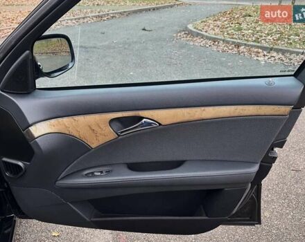 Черный Мерседес Е-Класс, объемом двигателя 2.2 л и пробегом 258 тыс. км за 11500 $, фото 59 на Automoto.ua