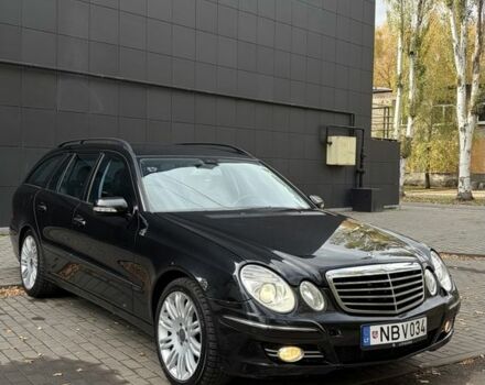 Черный Мерседес Е-Класс, объемом двигателя 3 л и пробегом 300 тыс. км за 4900 $, фото 4 на Automoto.ua