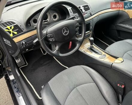 Черный Мерседес Е-Класс, объемом двигателя 2.15 л и пробегом 258 тыс. км за 11999 $, фото 37 на Automoto.ua