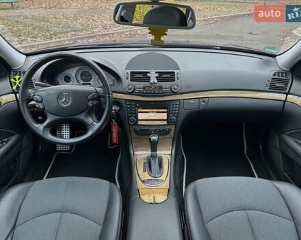 Черный Мерседес Е-Класс, объемом двигателя 2.2 л и пробегом 258 тыс. км за 11500 $, фото 60 на Automoto.ua