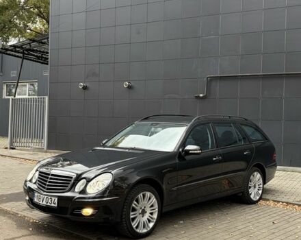 Черный Мерседес Е-Класс, объемом двигателя 3 л и пробегом 300 тыс. км за 4900 $, фото 1 на Automoto.ua
