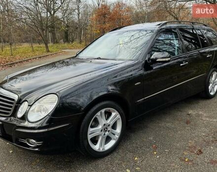 Черный Мерседес Е-Класс, объемом двигателя 2.2 л и пробегом 258 тыс. км за 11500 $, фото 7 на Automoto.ua