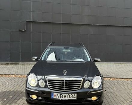 Черный Мерседес Е-Класс, объемом двигателя 3 л и пробегом 300 тыс. км за 4900 $, фото 2 на Automoto.ua