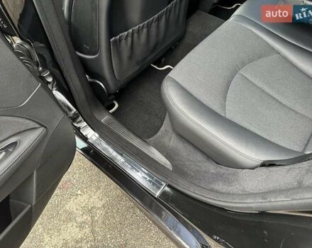 Черный Мерседес Е-Класс, объемом двигателя 2.2 л и пробегом 258 тыс. км за 11500 $, фото 47 на Automoto.ua