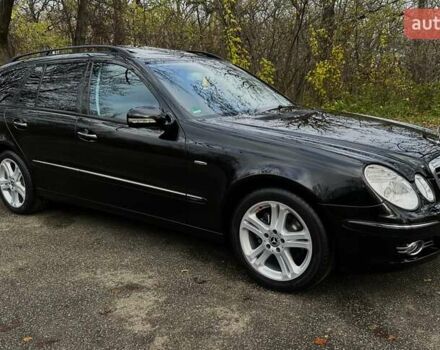 Черный Мерседес Е-Класс, объемом двигателя 2.15 л и пробегом 258 тыс. км за 11999 $, фото 17 на Automoto.ua