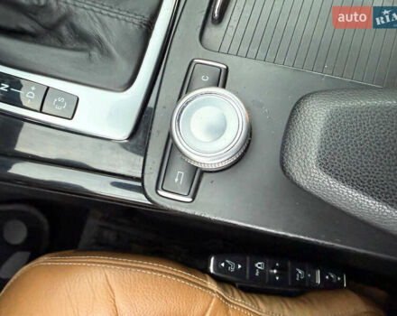 Мерседес Е-Клас 2010 у Коломые на Automoto.ua Чорний Мерседес Е-Клас, об'ємом двигуна 2.14 л та пробігом 374 тис. км за 10999 $, фото 40 на Automoto.ua