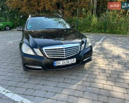 Чорний Мерседес Е-Клас, об'ємом двигуна 2.14 л та пробігом 320 тис. км за 8800 $, фото 4 на Automoto.ua
