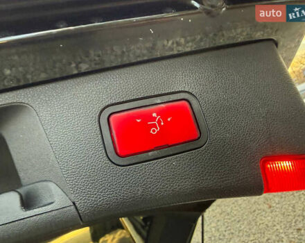 Мерседес Е-Клас 2010 у Коломые на Automoto.ua Чорний Мерседес Е-Клас, об'ємом двигуна 2.14 л та пробігом 374 тис. км за 10999 $, фото 30 на Automoto.ua