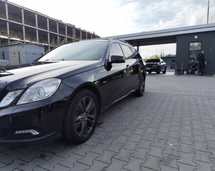 Мерседес Е-Клас 2010 у Яворове на Automoto.ua Чорний Мерседес Е-Клас, об'ємом двигуна 2.1 л та пробігом 290 тис. км за 11500 $, фото 5 на Automoto.ua