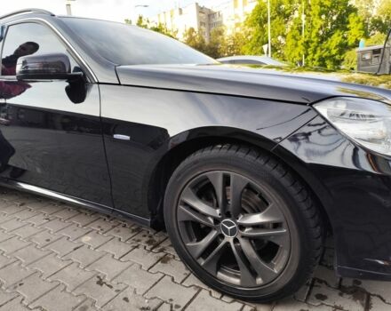 Мерседес Е-Клас 2010 у Яворове на Automoto.ua Чорний Мерседес Е-Клас, об'ємом двигуна 2.1 л та пробігом 290 тис. км за 11500 $, фото 3 на Automoto.ua
