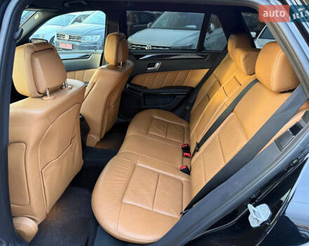 Мерседес Е-Клас 2010 у Коломые на Automoto.ua Чорний Мерседес Е-Клас, об'ємом двигуна 2.14 л та пробігом 374 тис. км за 10999 $, фото 24 на Automoto.ua