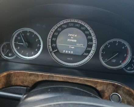 Черный Мерседес Е-Класс, объемом двигателя 2.1 л и пробегом 359 тыс. км за 9000 $, фото 1 на Automoto.ua