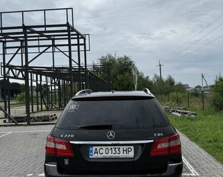 Черный Мерседес Е-Класс, объемом двигателя 2.14 л и пробегом 326 тыс. км за 9500 $, фото 4 на Automoto.ua