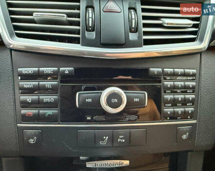 Мерседес Е-Клас 2010 у Коломые на Automoto.ua Чорний Мерседес Е-Клас, об'ємом двигуна 2.14 л та пробігом 374 тис. км за 10999 $, фото 37 на Automoto.ua