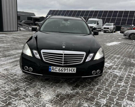 Черный Мерседес Е-Класс, объемом двигателя 2.14 л и пробегом 450 тыс. км за 10300 $, фото 2 на Automoto.ua