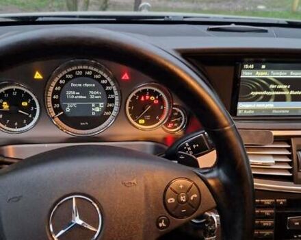 Черный Мерседес Е-Класс, объемом двигателя 3 л и пробегом 294 тыс. км за 15150 $, фото 24 на Automoto.ua